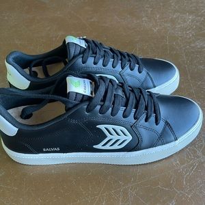 Cariuma Salvas Leather Casual Shoes